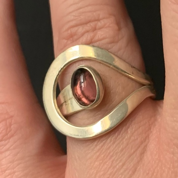 Contemporary style silver ring (stamped) with purple stone - Picture 1 of 2